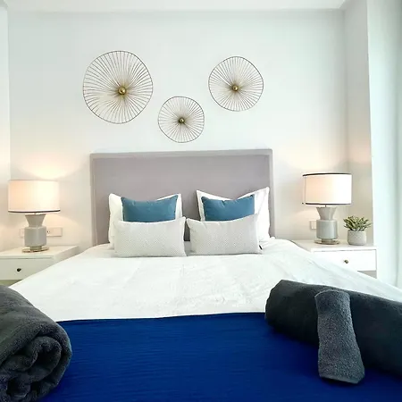 Апартаменты Magnificient 3 Bedroom By The Фуэнхирола