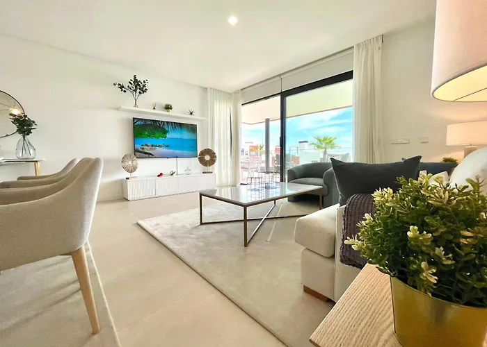 Magnificient 3 Bedroom By The * Фуэнхирола