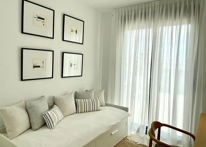 Magnificient 3 Bedroom By The *