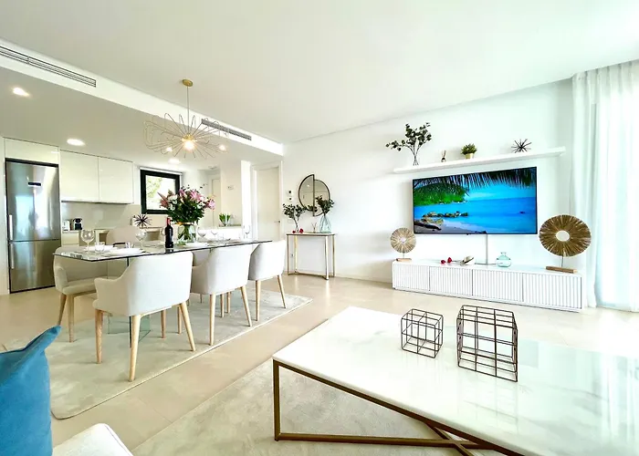 Magnificient 3 Bedroom By The *