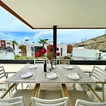Appartement Magnificient 3 Bedroom By The