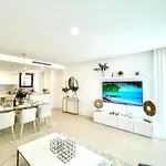 Appartement Magnificient 3 Bedroom By The
