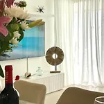 Appartement Magnificient 3 Bedroom By The